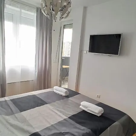 Luxury Apartments Parking In Garage Ni Dış mekan fotoğraf