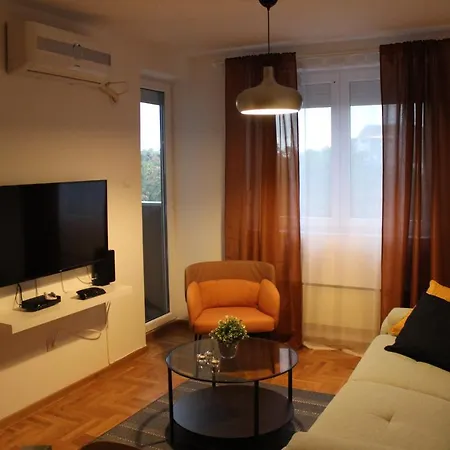 Luxury Apartments Parking In Garage Ni Dış mekan fotoğraf